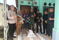 Salurkan Bantuan Pupuk dan Alat Pertanian 