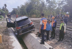 Ditabtak KA Babaranjang, Mobilio Ringsek