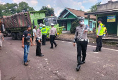 Evakuasi Mobil Muatan Batubara Biang Kemacetan di Jalintengsum yang Menyulitkan Pembawa Keranda Jenazah