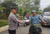 Polsek Rambang Gelar Jumat Berkah Berbagi Nasi Kotak 