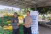 Salurkan 8 Ton Beras Murah untuk Warga Gelumbang