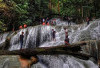 Air Terjun Moramo: Keindahan Air Terjun Bertingkat di Sulawesi Tenggara