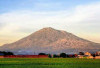 24 Km dari Majalengka, Berada di 3 Kabupaten, Ini Gunung Tertinggi di Jawa Barat!  