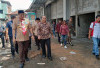Bupati Berang, Buka Paksa Gerbang Pintu Proyek
