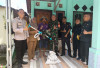 Salurkan Bantuan Pupuk dan Alat Pertanian 
