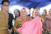 Wabup Tantang Pengrajin Muda Ciptakan Motif Songket Baru Saingi Mak Raje